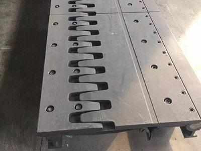 梳齒板式伸縮裝置